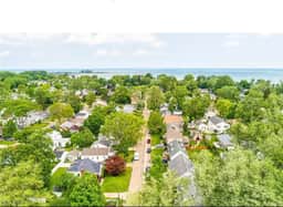 Sandy Neighborhood Private Beach Getaway in Huron - Image 5