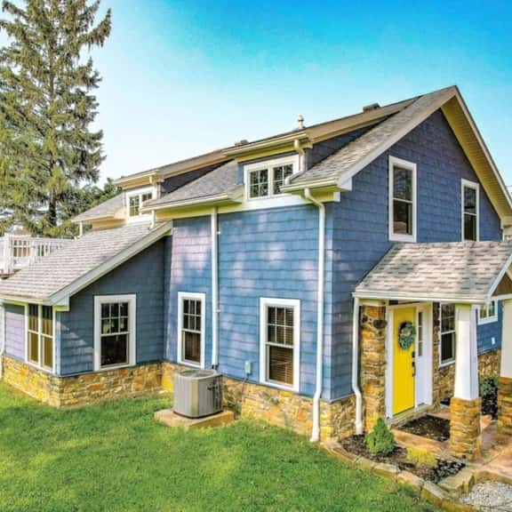 Steps from Lake Erie & Close to Cedar Point - Image 1