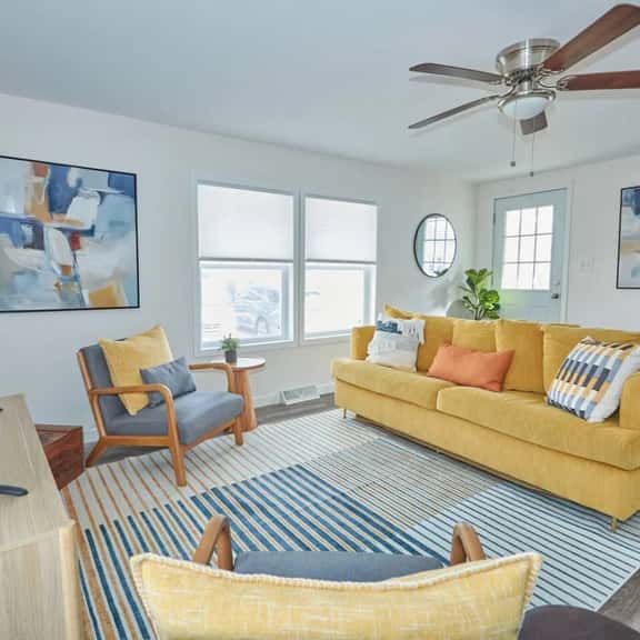 Sand and Surf Cottage - 60 yards to Lake Erie! - Image 1