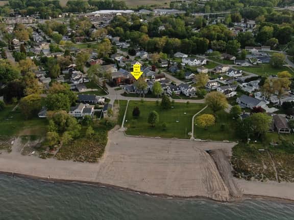 Private heated pool in back & Sandy beach in front - Image 5